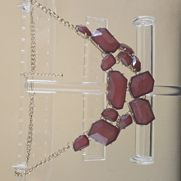 2 Statement necklaces with clear jewelry stand - Picture 2 of 7